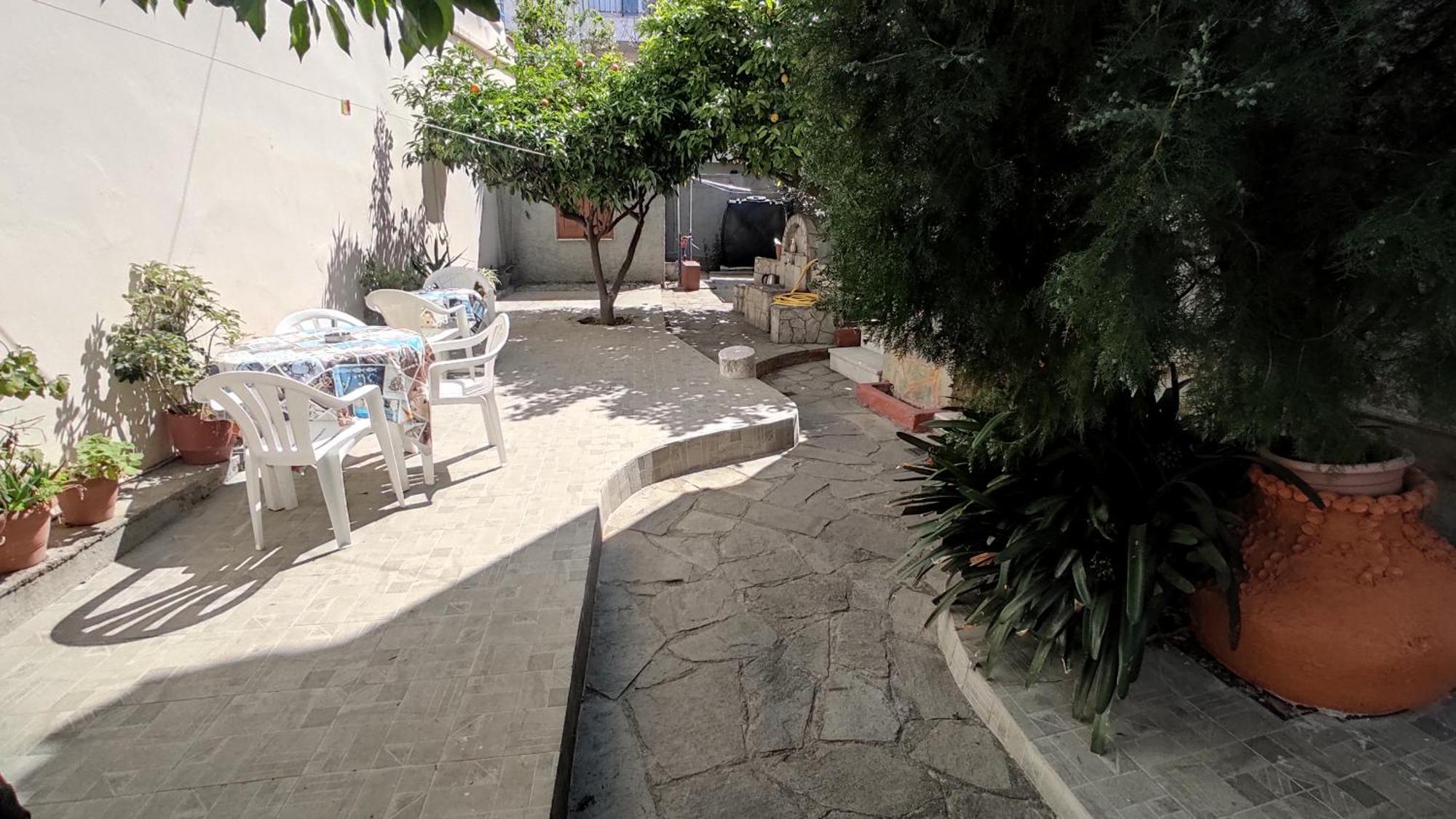 Angelos Rooms Mytilene ภายนอก รูปภาพ