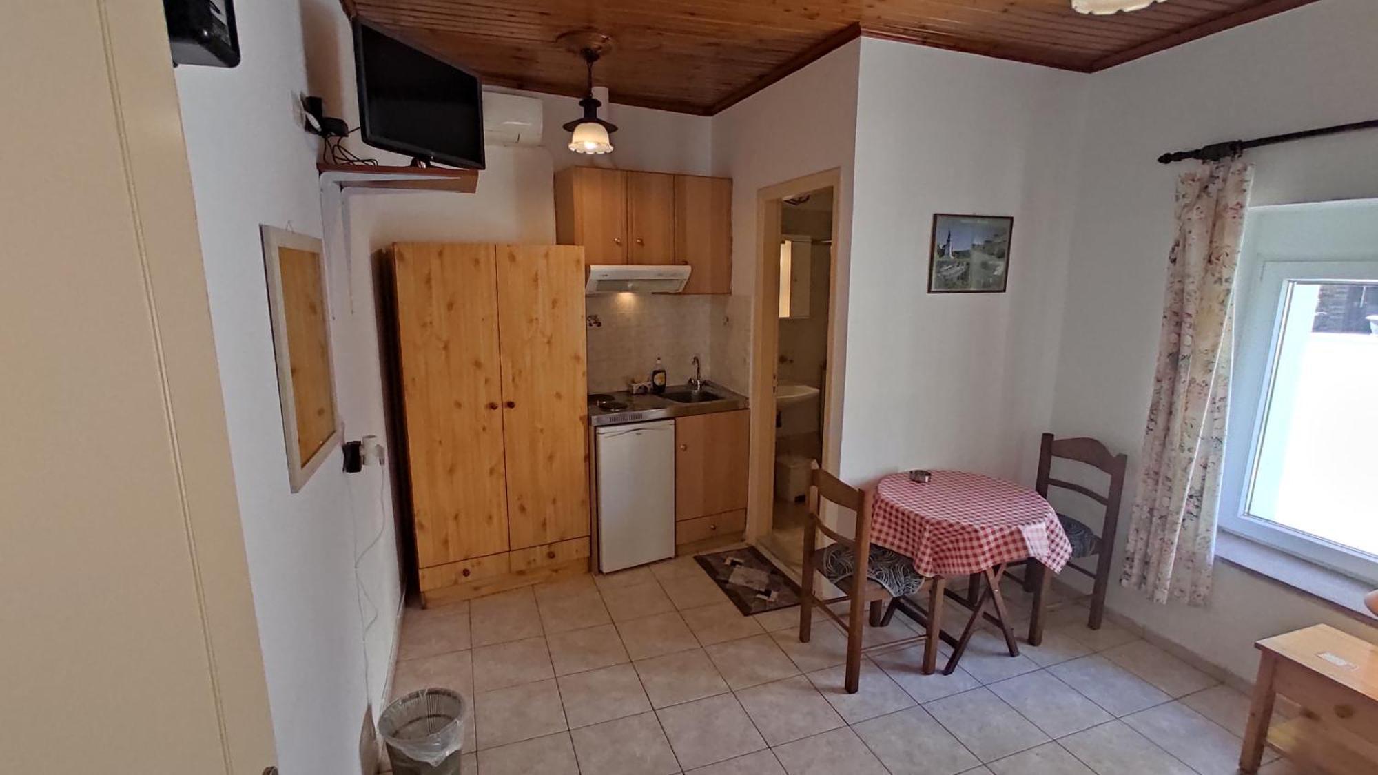 Angelos Rooms Mytilene ภายนอก รูปภาพ