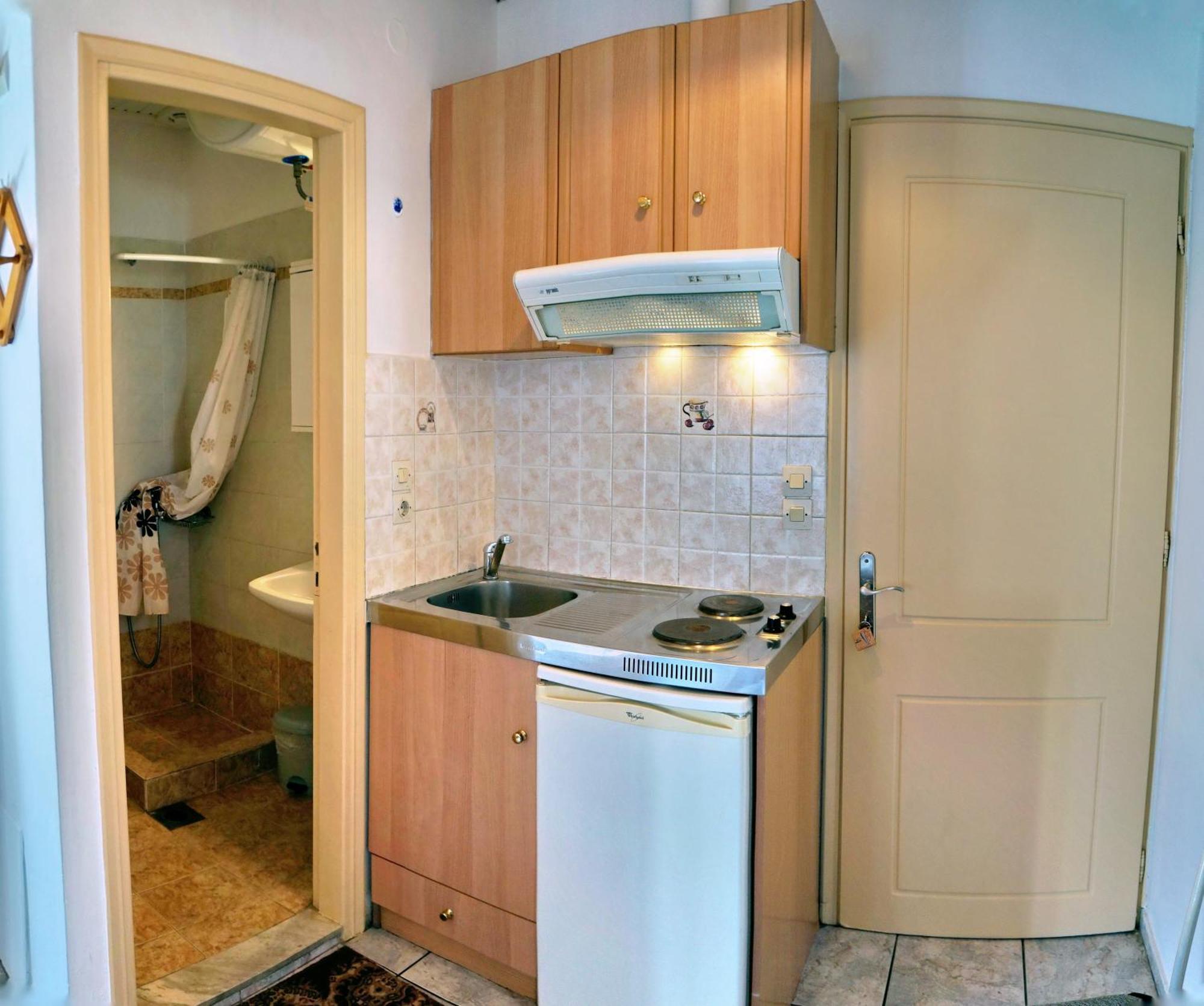 Angelos Rooms Mytilene ภายนอก รูปภาพ