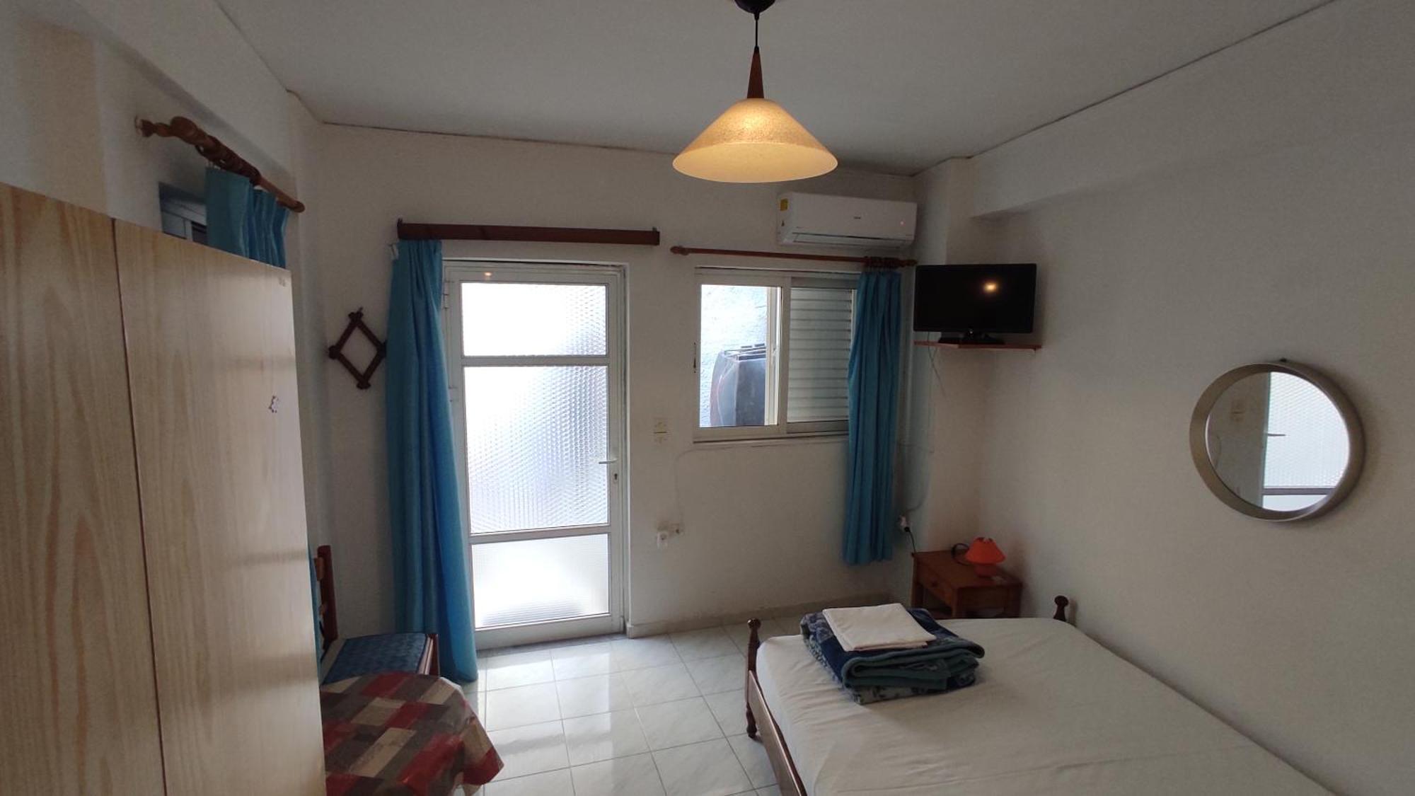 Angelos Rooms Mytilene ภายนอก รูปภาพ