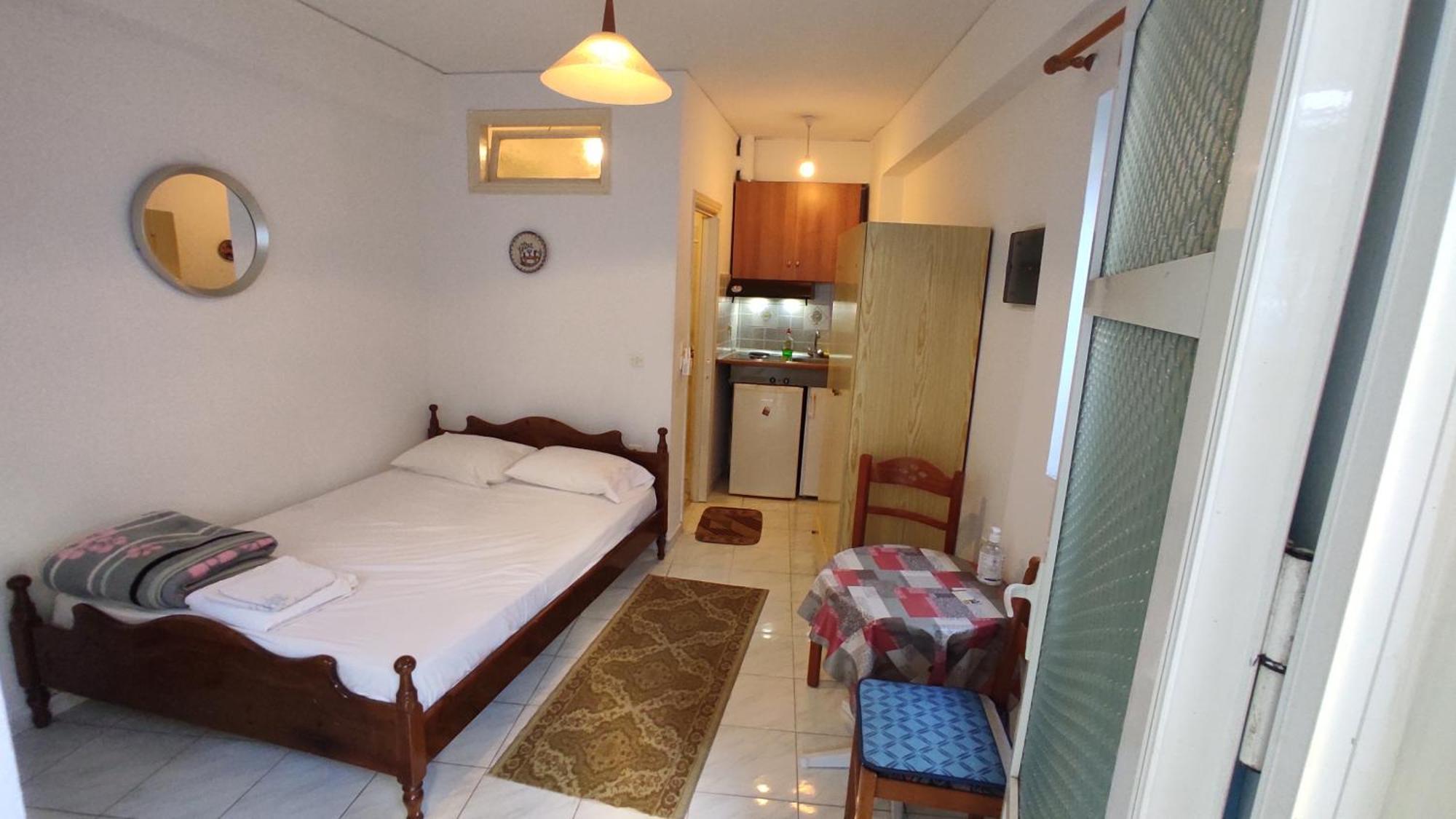 Angelos Rooms Mytilene ภายนอก รูปภาพ