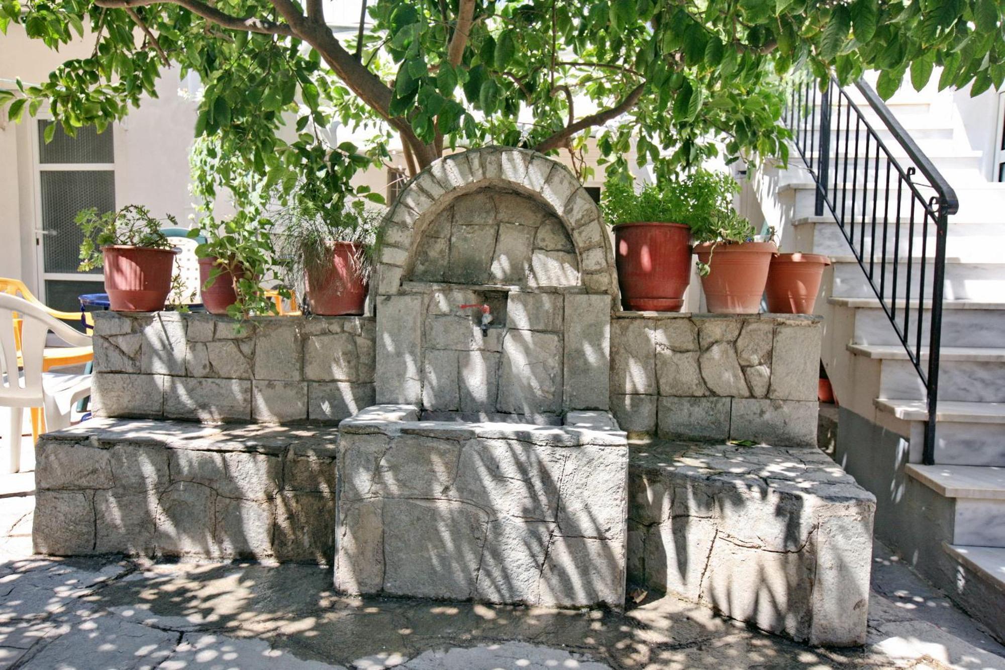 Angelos Rooms Mytilene ภายนอก รูปภาพ
