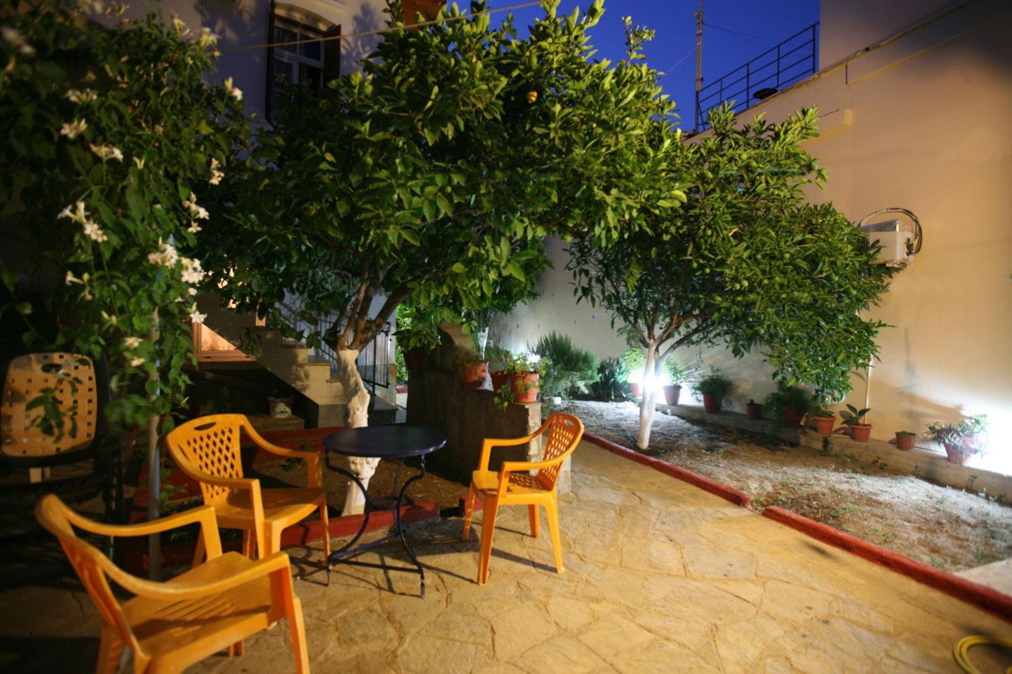 Angelos Rooms Mytilene ภายนอก รูปภาพ